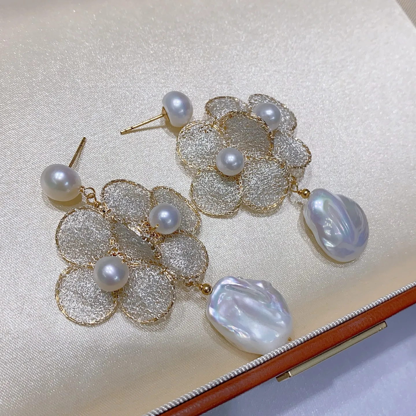 

SGARIT трендовые ювелирные изделия из жемчуга, итальянские изделия, цветочное кружево, 14-каратное золото, натуральный жемчуг в стиле барокко, серьги-капли, ювелирные изделия