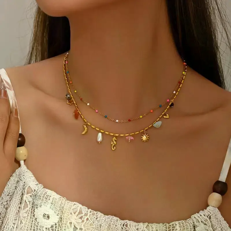 Collier superposé doré style bohème avec breloques étoile, lune et hippocampe, chaîne brillante et colorée, cadeau de Saint-Valentin pour petite amie