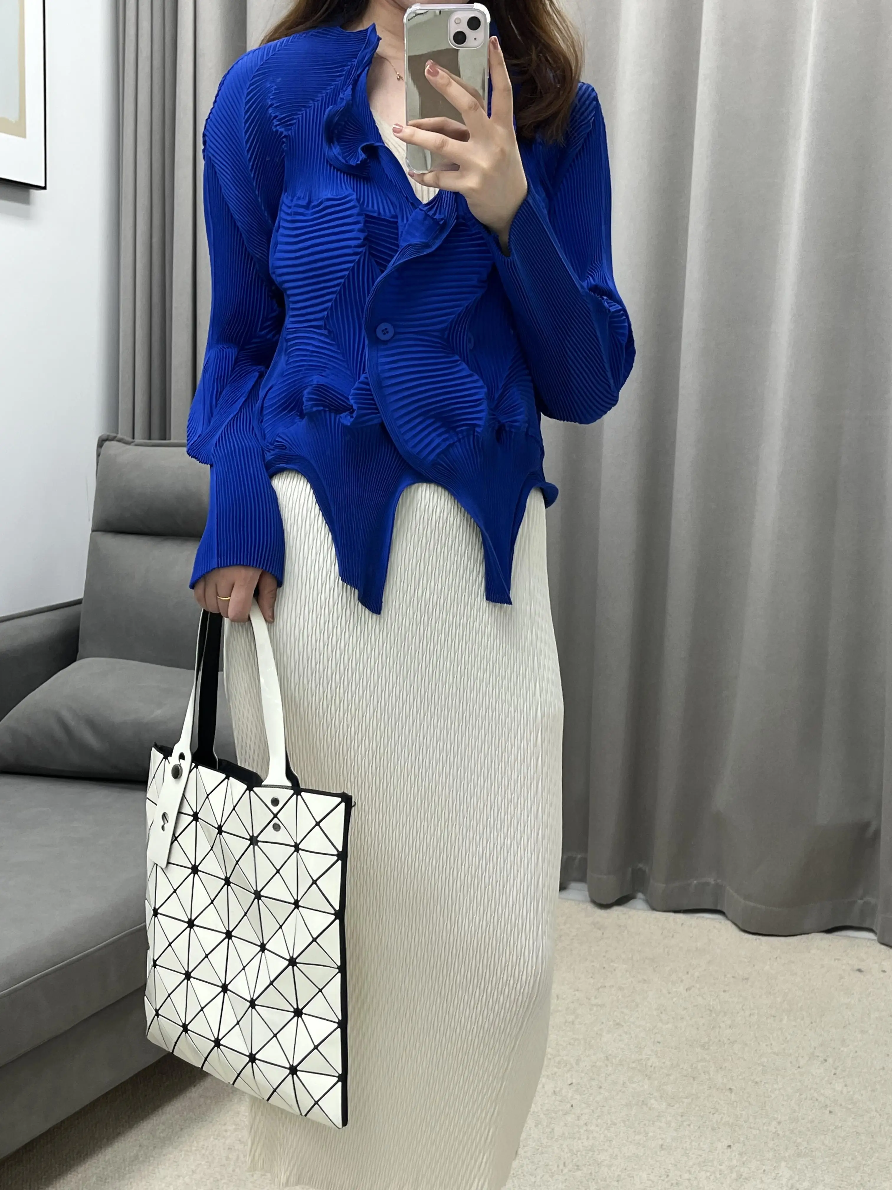 Spot Wholesale Miyake New Design Women's Irregular Pleated Shirt Fishtail Chiffon Blouse