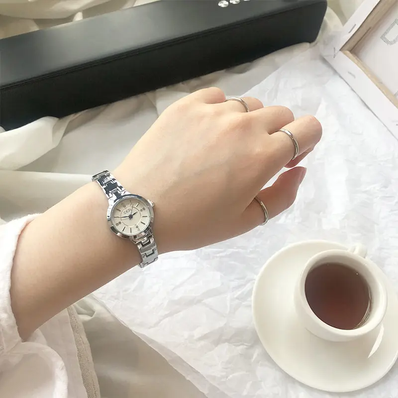 New Women'S Watch SimpleElegant FashionableWith A Thin Strap, Small And Exquisite, Lightweight, Luxurious, Vintage Korean Style.