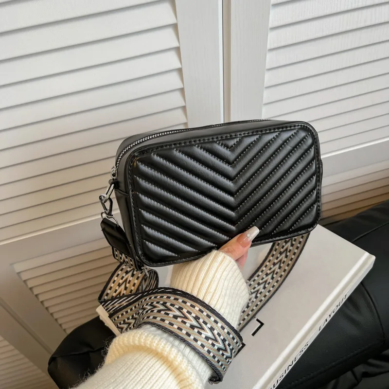 Solid color chain embroidery thread small square bag versatile shoulder bag