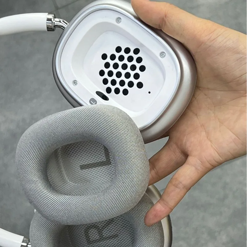 Headset wireless bluetooth headset A + appearance one to one magnetic earmuffs sports headset
