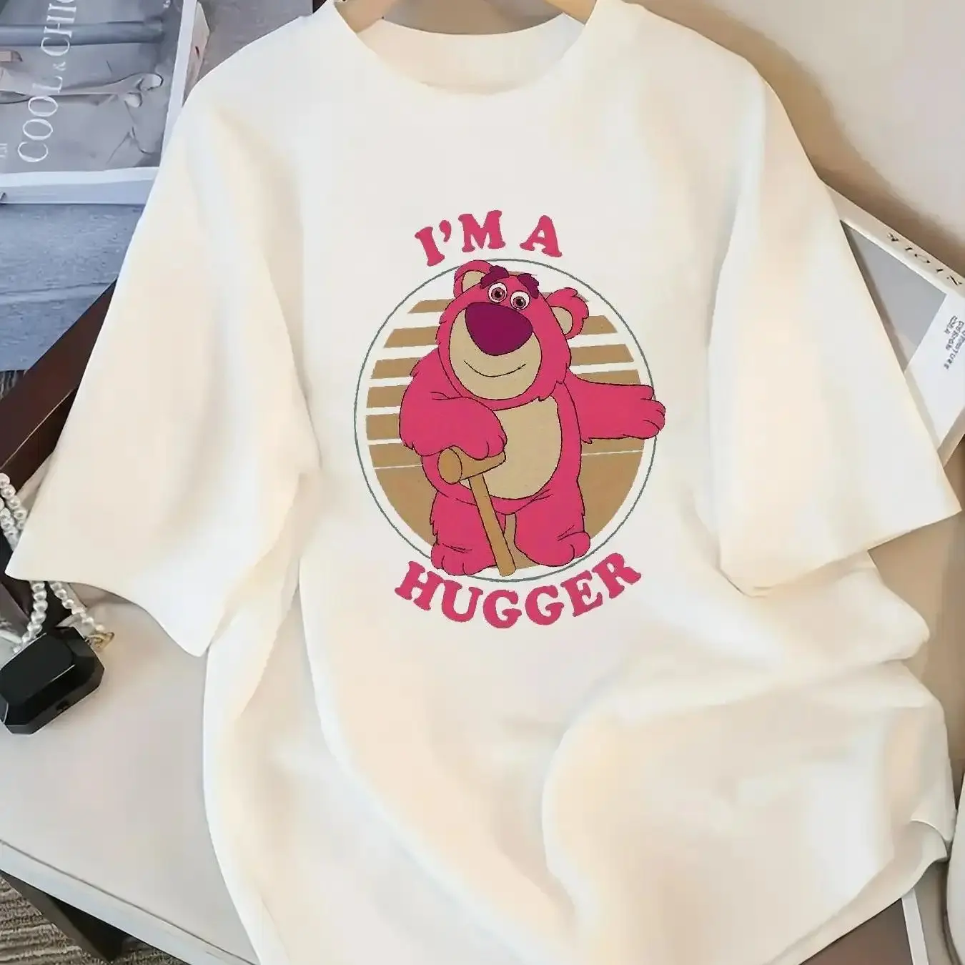 

Disney Official 'I'm The Hugger' Strawberry Bear T-shirt - Soft Pink T-shirt with Fun Hug Bear Pattern, Breathable for Summer