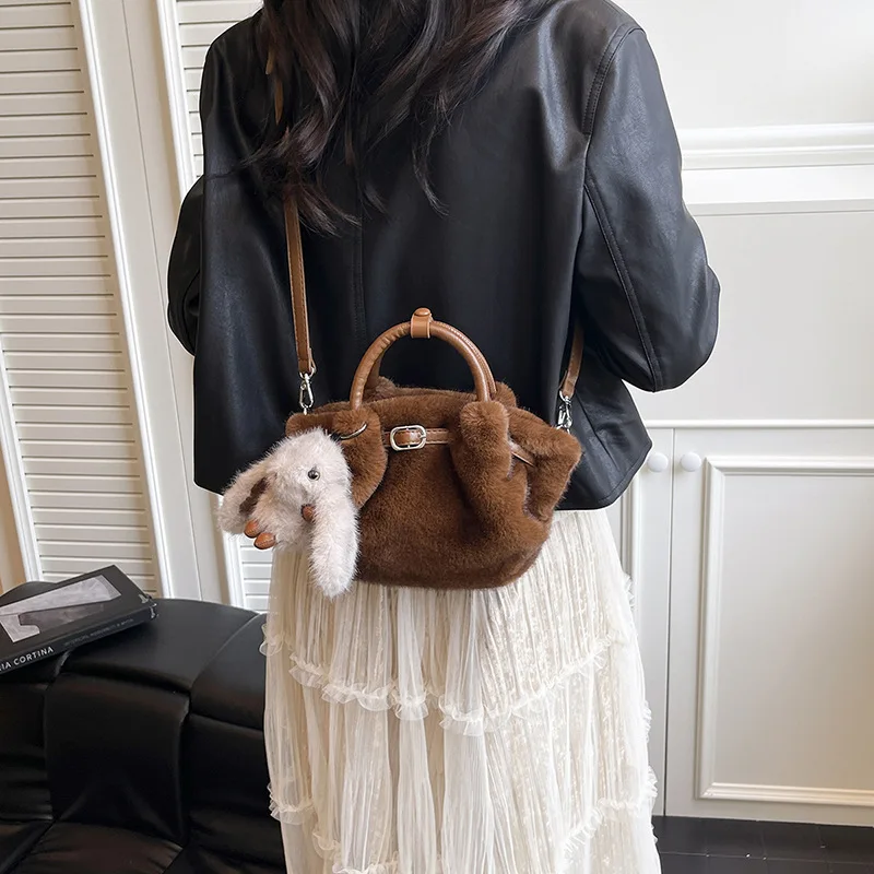 Winter Fluffy Leisure Shoulder Bag Women Fashion Commute Crossbody Bag Comfortable and Versatile Texture Cute Bag Korean Style