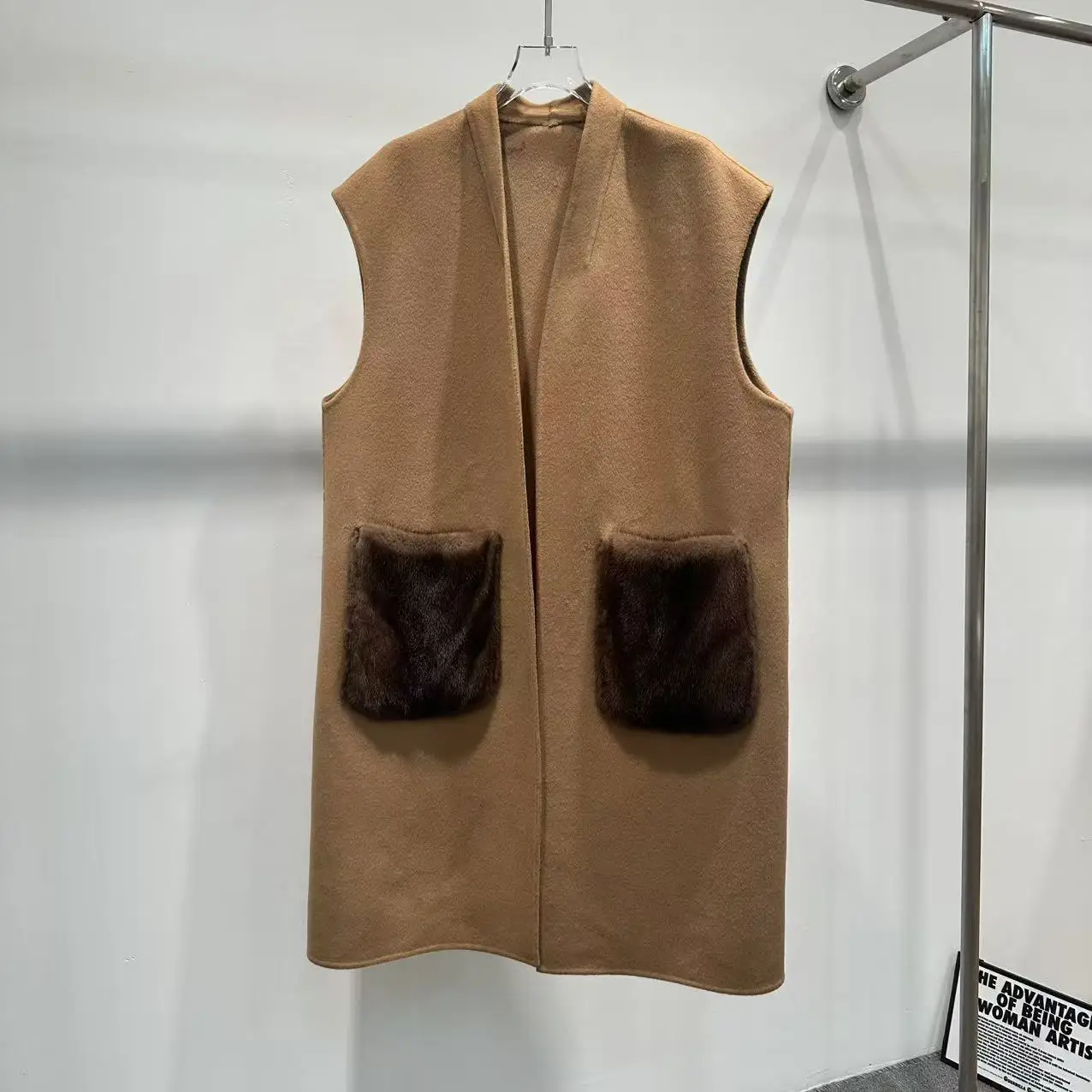 

Cashmere Wool Vest With Mink Fur Pockets, Drawstring Waist, Mid-Length Sleeveless Double-Faced Tweed Cardigan