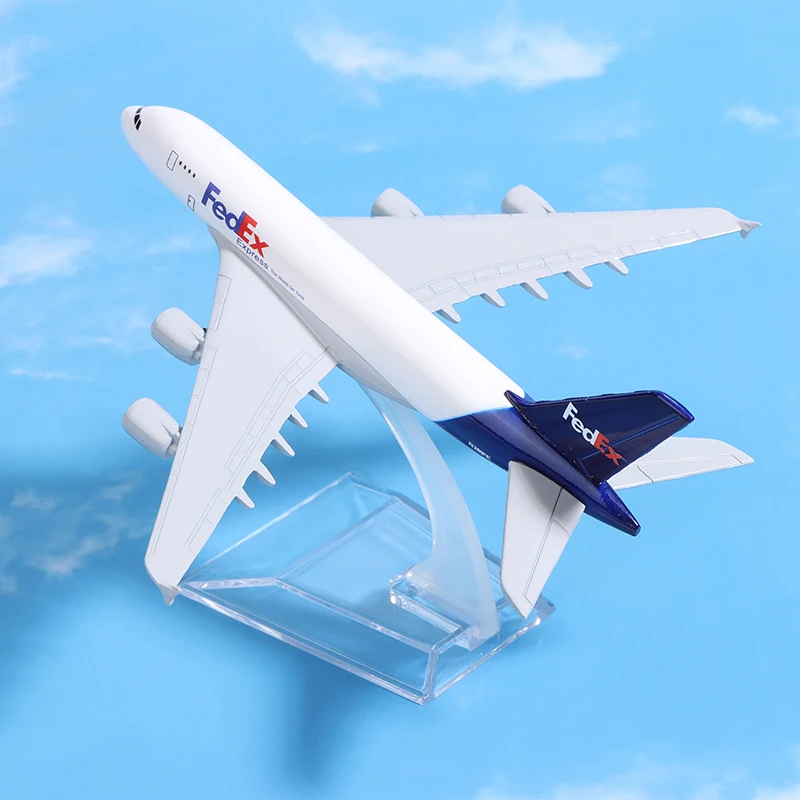 Scale 1:400 Fedex Airlines Boeing Aircraft Model - Ideal Addition To Any Diecast Aircraft Collection