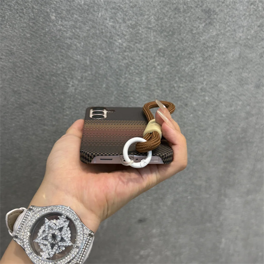 الفاخرة اليد الحبل كيفلر ألياف الكربون المغناطيسي لحالة Magsafe لسامسونج S24 زائد S25 رقيقة جدا PC غطاء شحن لاسلكي