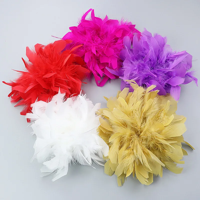 

Перо Турции Преувеличенный дизайн Sense Ниша Легкий роскошный темперамент Ретро Расширенная брошь с перьями