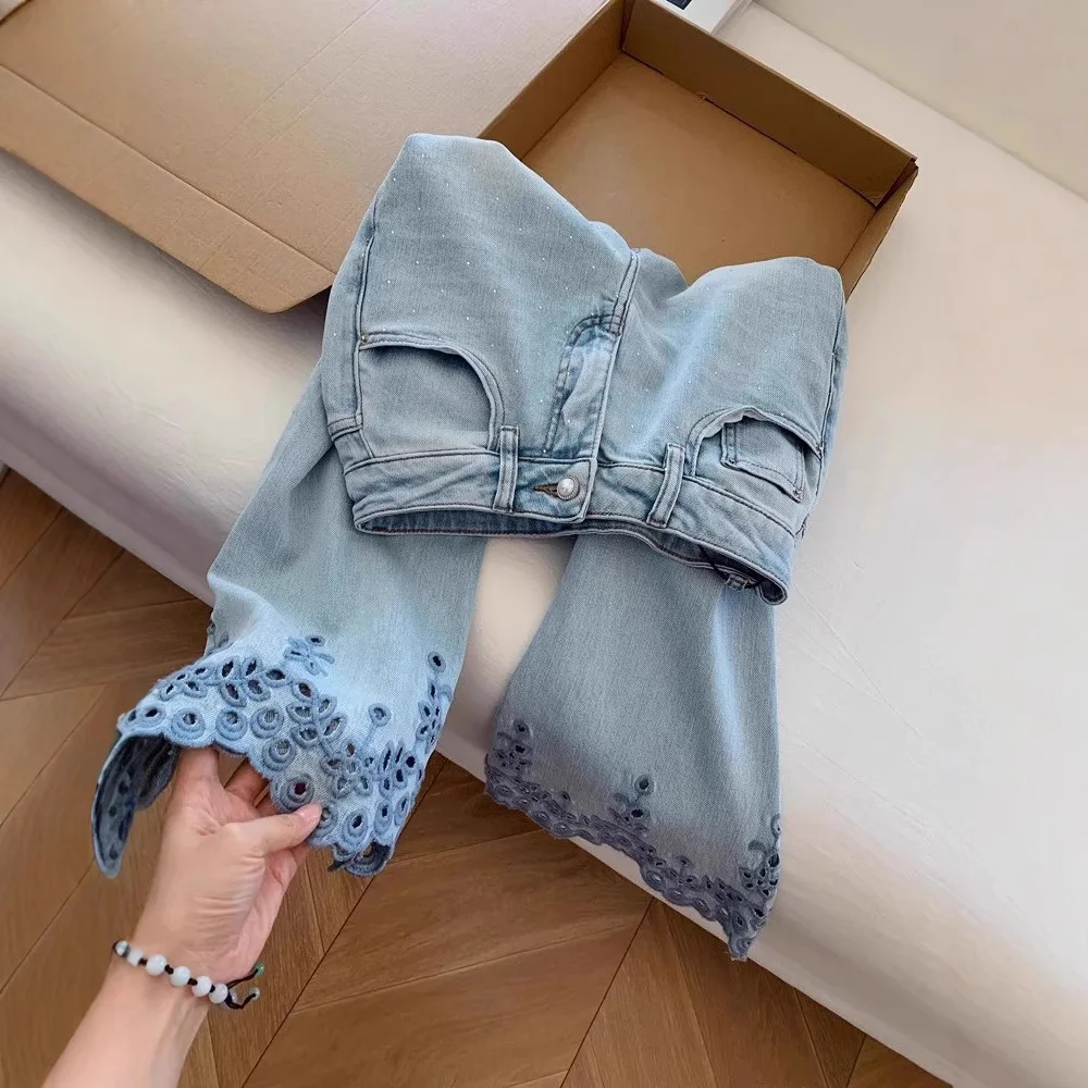 

Джинсы женские с принтом бриллиантов, повседневные узкие джинсовые брюки с карманами, потертые брюки на пуговицах, осень 2026