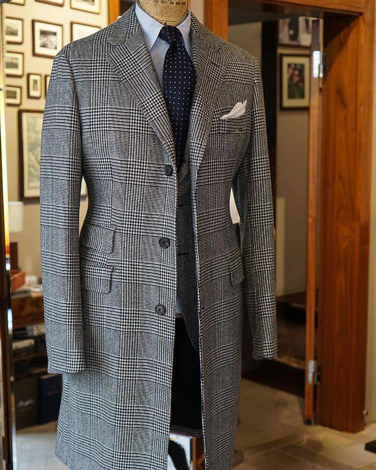 Plaid Woolen Overcoat Jacket For Men Winter Tweed Thick Trench Coat With Belt Customized Business Formal Casual Wear