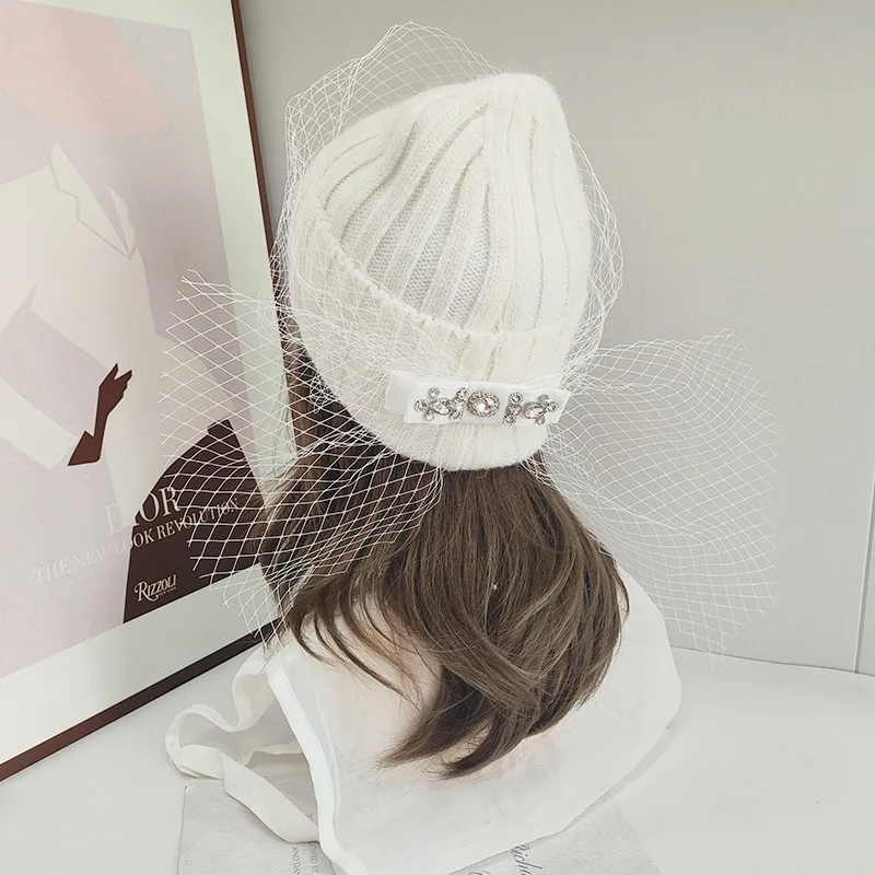 قبعة الحجاب النساء الشتاء الأنجورا قبعة متماسكة أسود أبيض دافئ ملحق للطقس البارد الخريف الرياضة التزلج في الهواء الطلق الطرف