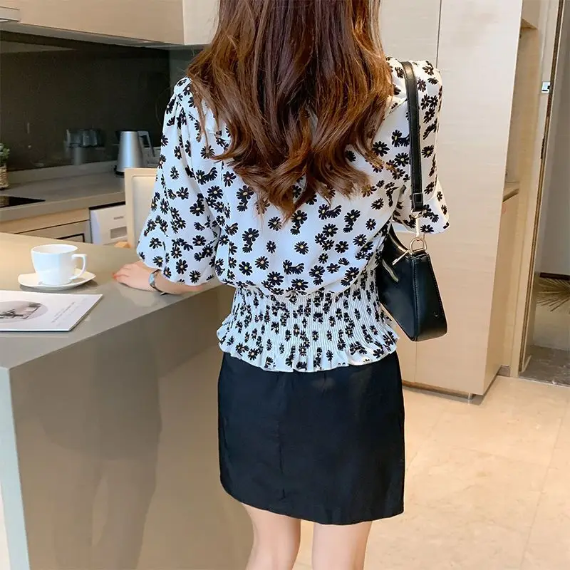 Korean Shirring Waist Shirt Stylish Broken Flowers Printed Women's Casual Ruffles Spliced Summer Sweet Peter Pan Collar Blouse