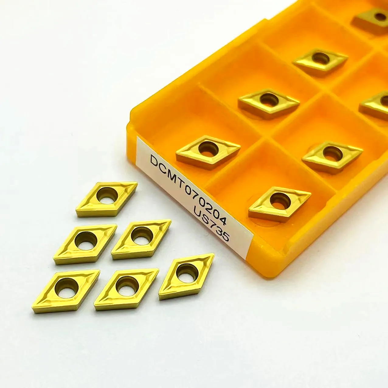 Inserto per tornitura DCMT070204 VP15TF /UE6020/US735 utensile per tornitura esterna utensile per tornitura di metalli strumento di alta qualità DCMT 070204