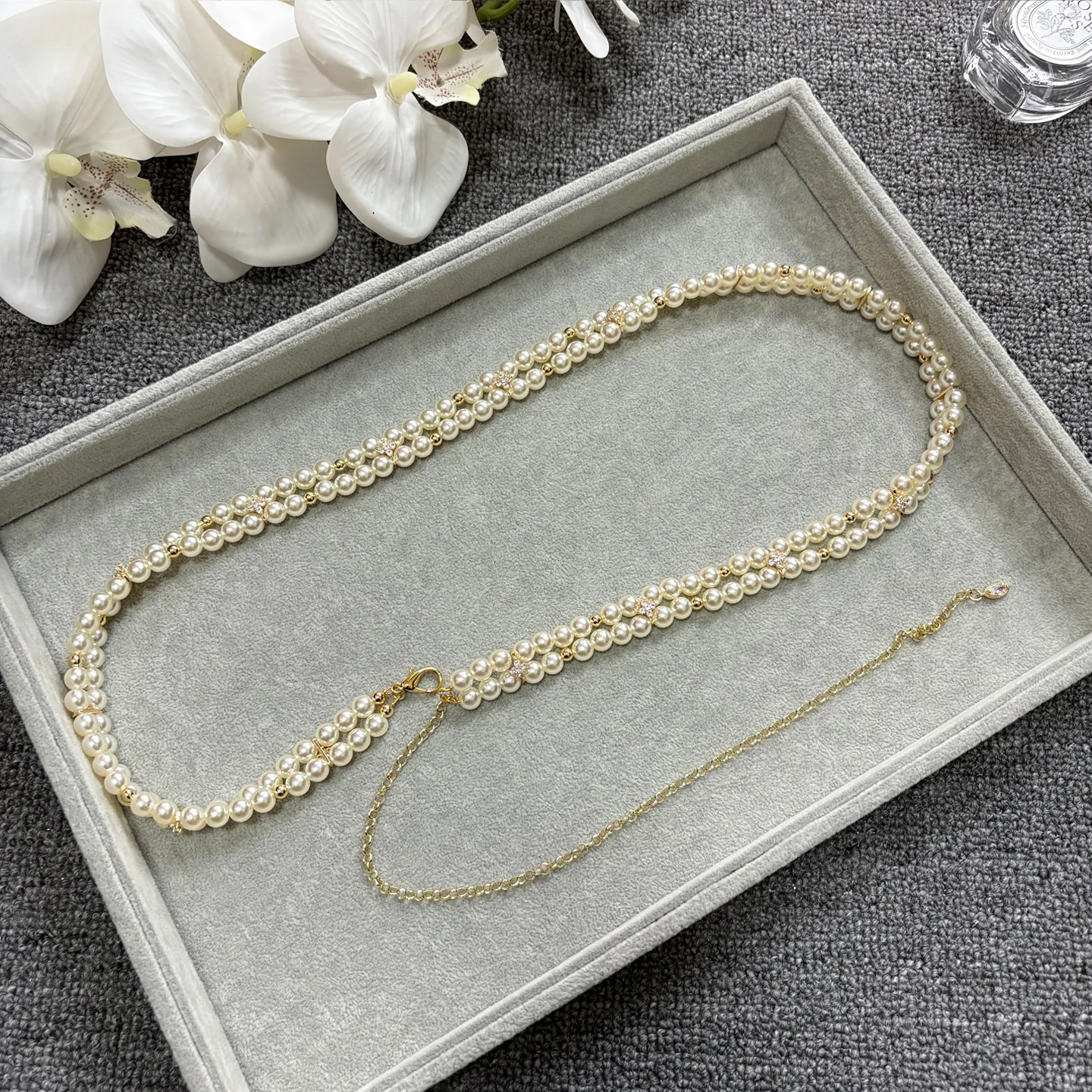 

Elegant shiny pearl waist chain with high-end decoration, metal thin waist belt for women, gold silver with fur thin waist chain