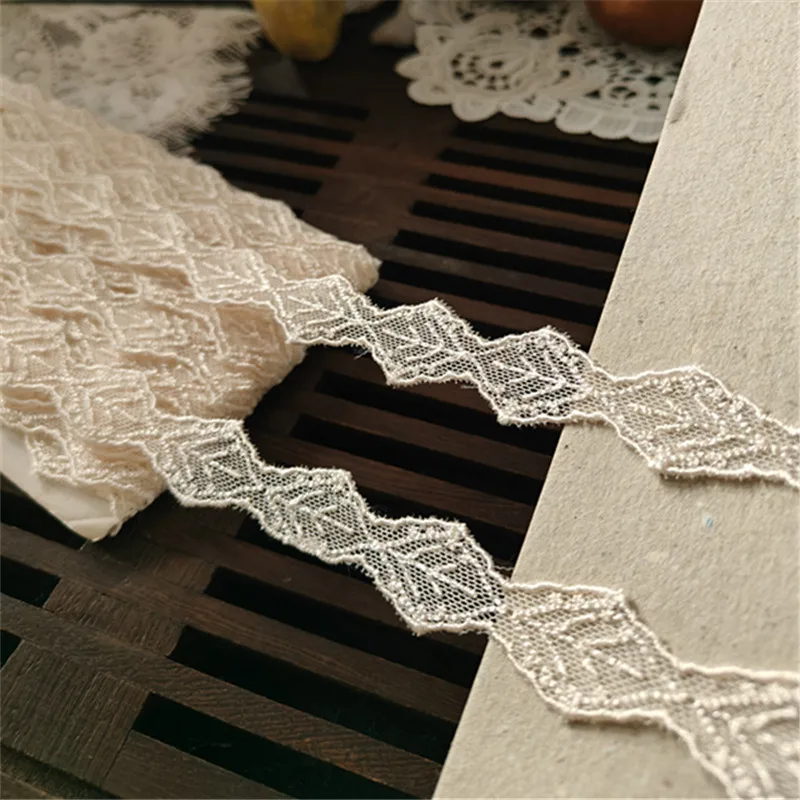 

15Yards 2cm Wide Shiny Ivory Flower Venise Diy Venice Lace Clothing Accessories Of Various Garment,Bra.Underwear