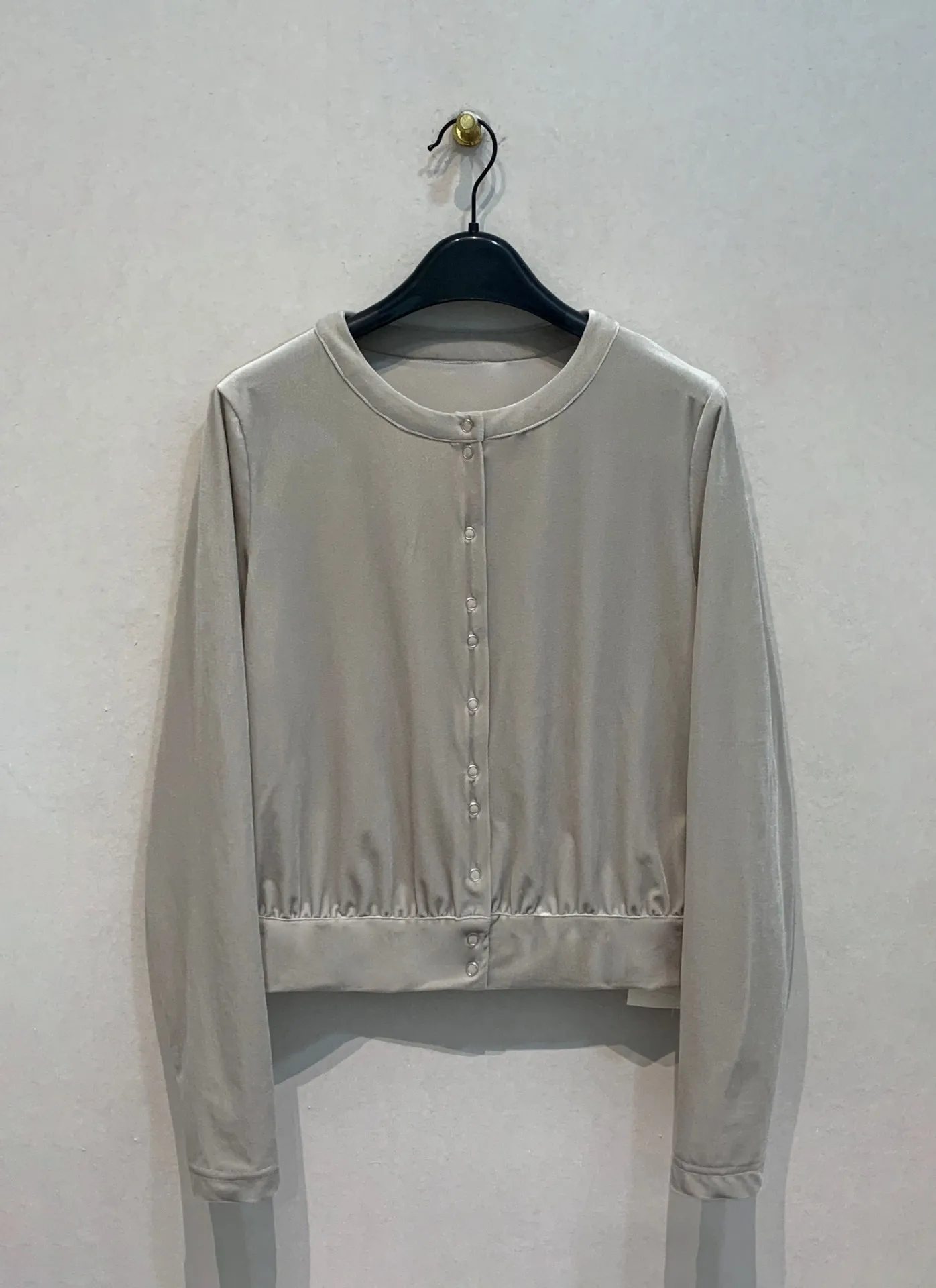 

New Cardigan V Neck Velvet Top Female Casual Undershirt Soft Simple Slim T-shirt Personalized Office Lady Moda Tshirts