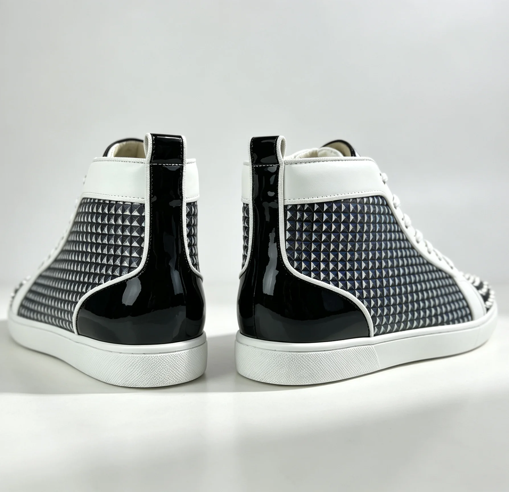 Luxury Men's Silver Spiked Toe Cap High Top Black Graffiti Leather Lace Up Loafers Red Bottom Sneakers Classic Casual Boat Shoes