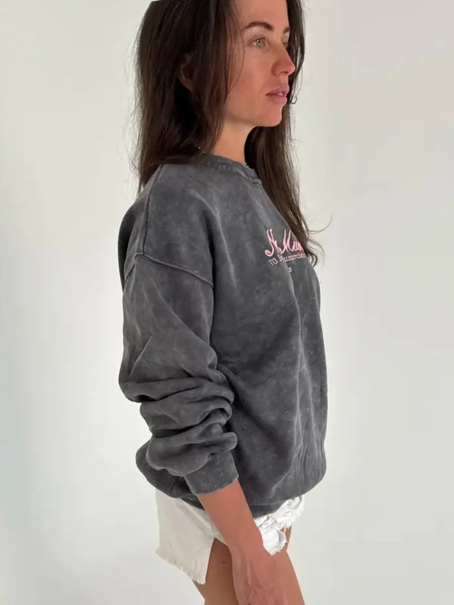 Czarne bluzy z efektem sprania, z francuskim napisem, luźny krój, jesienny pulower, modny temperament, damski styl preppy, retro top.