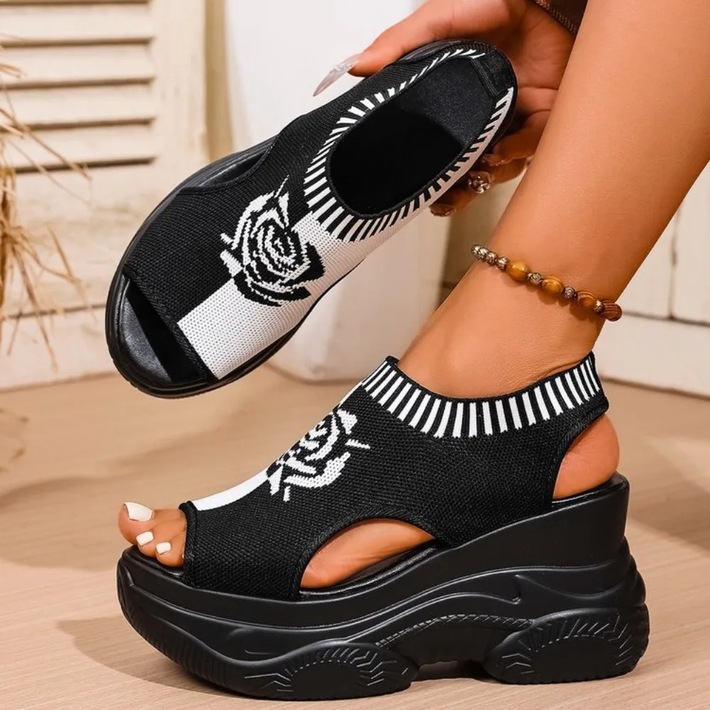 2026 Sommer Neu Gestrickte Schuhe Feenhafter Fischmaul-Design Windkuchen-Sohle Hoher Absatz Fliegendes Webmuster Keilabsatz Dicke Sohle Sportliche Damen-Sandale