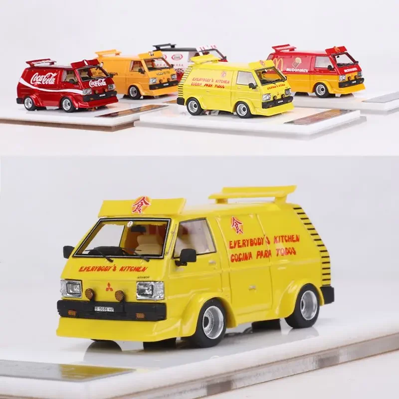 MJ 1:64 Mitsubishi Delica simulation static resin model, children's collection of decorative toys, New Year gifts for friends.