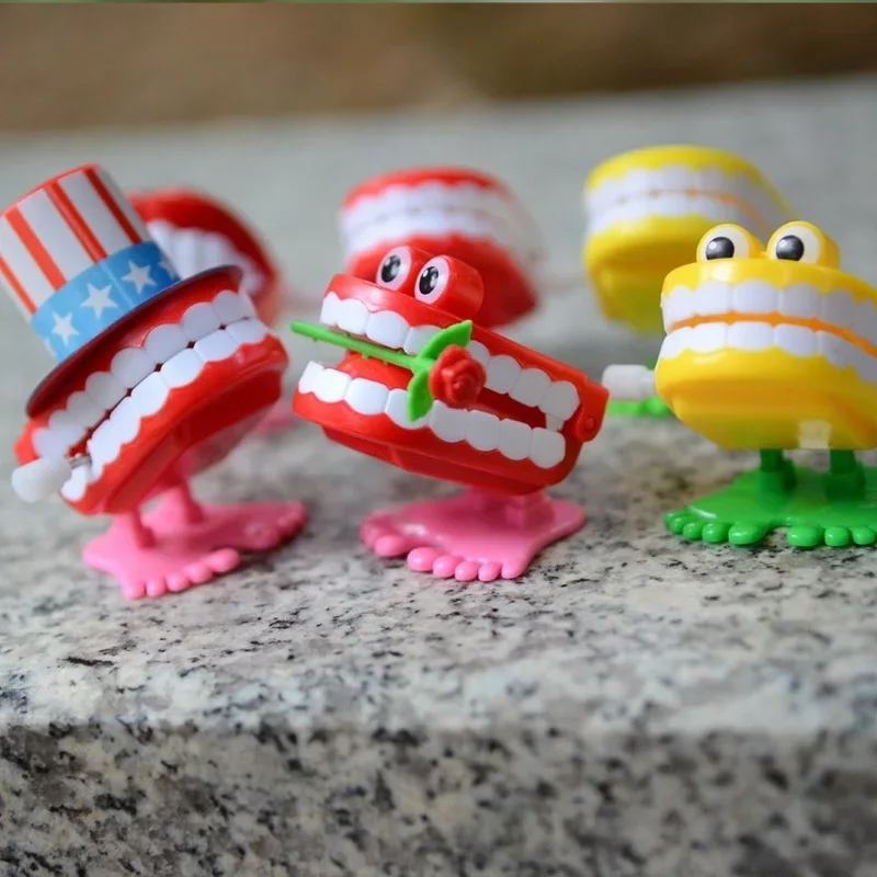 30pcs  Funny Joke Toy Chattering Teeth Wind Up Walking  Toys with Eyes Birthday Gift Party Christmas Desktop Decoration