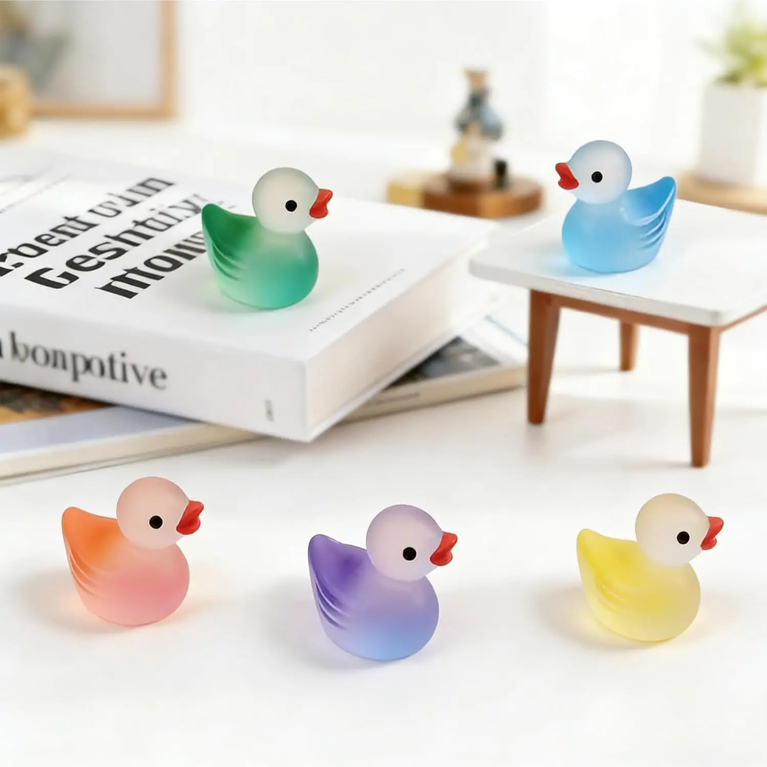 50Pcs/set Clear Tiny Ducks Figures Mini Resin Gradient Animals To Hide Glow in The Dark for Birthday Party Favors DIY Crafts