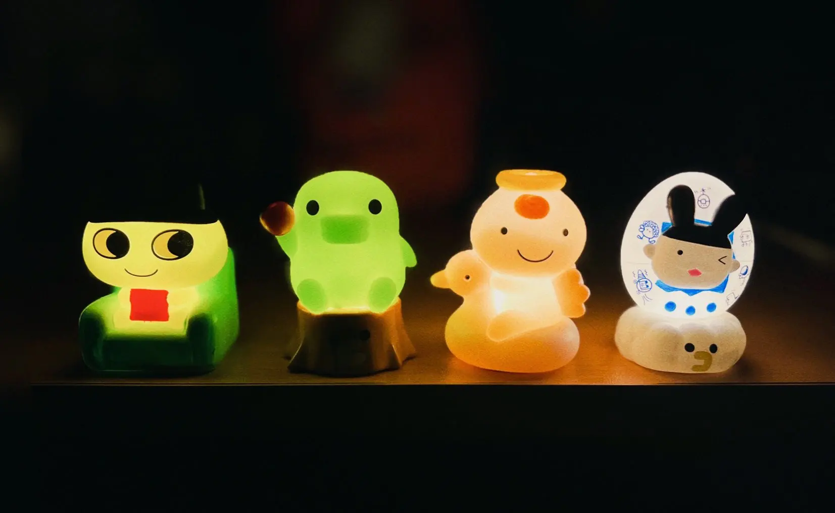 

Original Bandai Tamagotchi Night Lights Gashapon たまごっち ライトマスコット Gashapon Capsule Toys Gift Collectible Model Ornaments In Stock