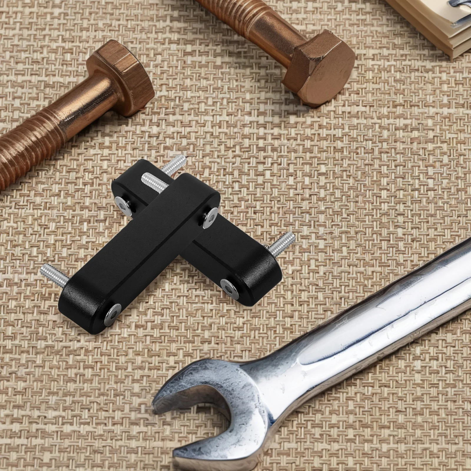 

2pcs Car Hood Spacers Aluminum Alloy Engine Ventilation Heat Dissipation Shim Front Hood Riser Auto Accessories Vehicle Part