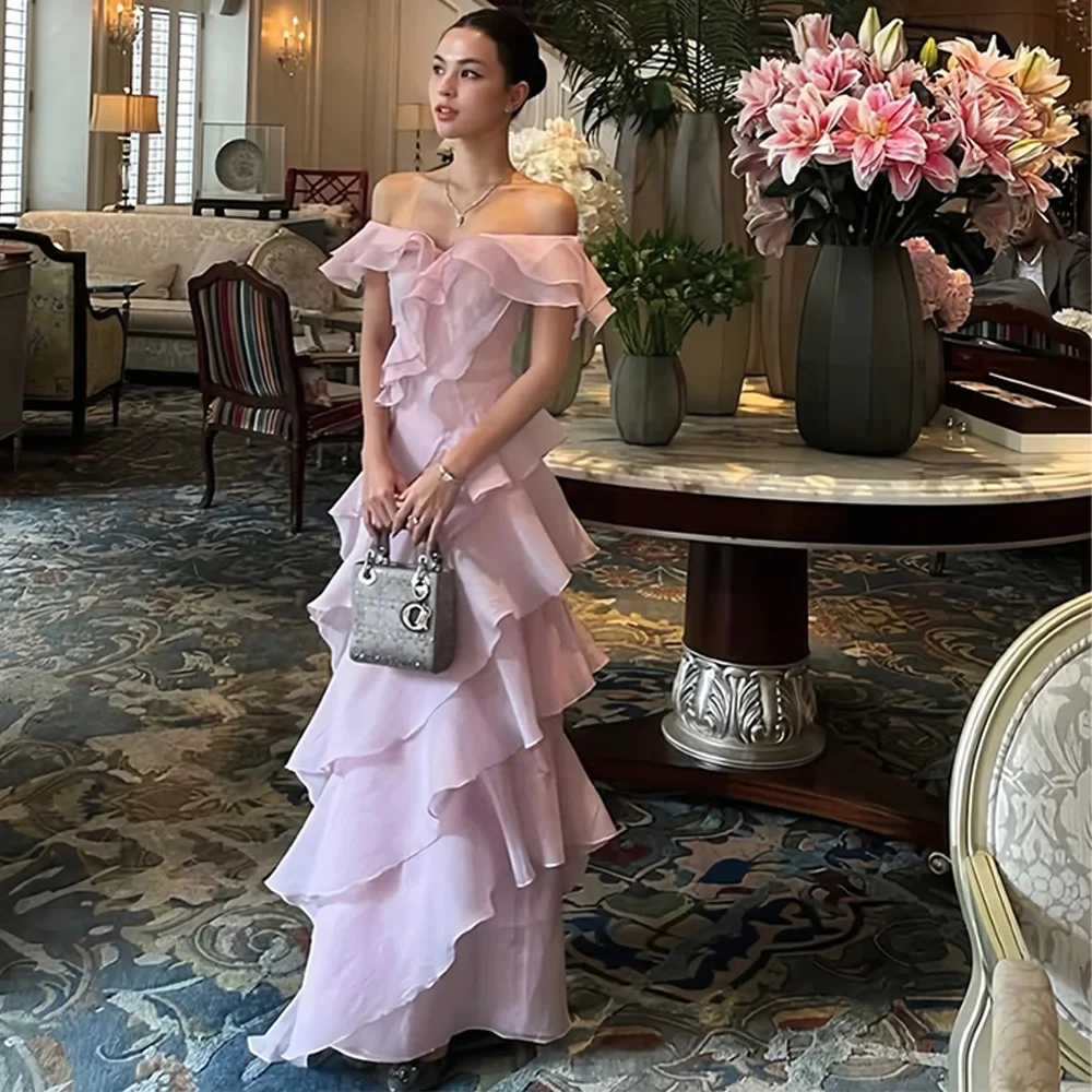 Dreamy Off the Shoulder Short Sleeves Evening Dress Customized Fashion A-Line Tiered Celebrity Gowns Zipper Back Party Dress