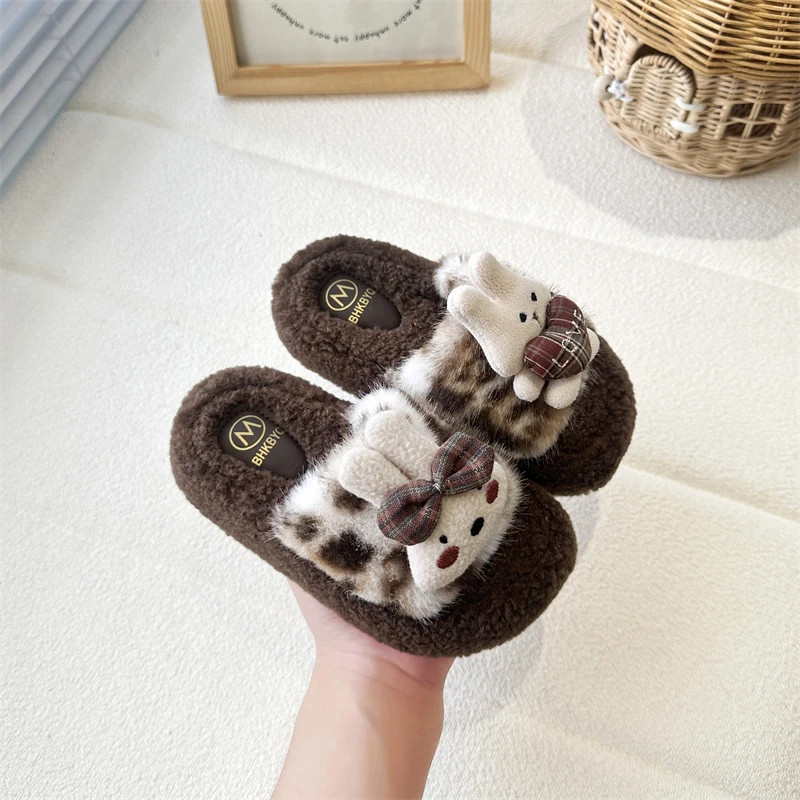 

Модные детские тапочки для девочек 2026 года, весенняя новинка, с толстой подошвой, нескользящие, персонализированные хлопковые тапочки для девочек, простые домашние тапочки для детей