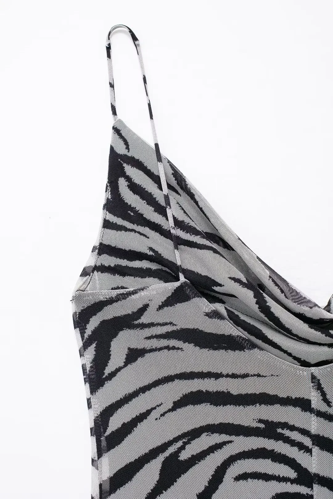 HH Elegantes Leoparden-A-Linien-Kleid 2026 Sommer Ärmelloses Rückenfreies Trägerkleid Schlankes Langes Kleid im Retro-Stil für die Abschlussfeier – Detail 6