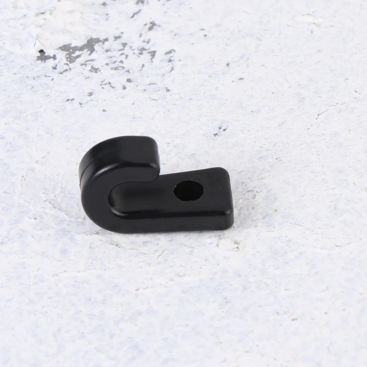 

50pcs Plastic Hooks Strong Glossy Durable Wear Resistance Fishing Accessories Rigging Buckles Bungee Boat Supplies Black