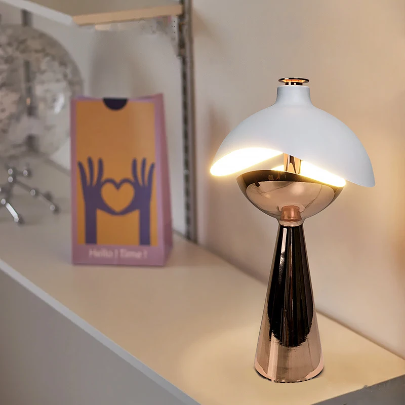 Creative โคมไฟตั้งโต๊ะไร้สายหรี่แสงได้ Touch Sensing USB Type-C ชาร์จนวนิยาย Room Decor Night Light สําหรับห้องนอนห้องนั่งเล่น