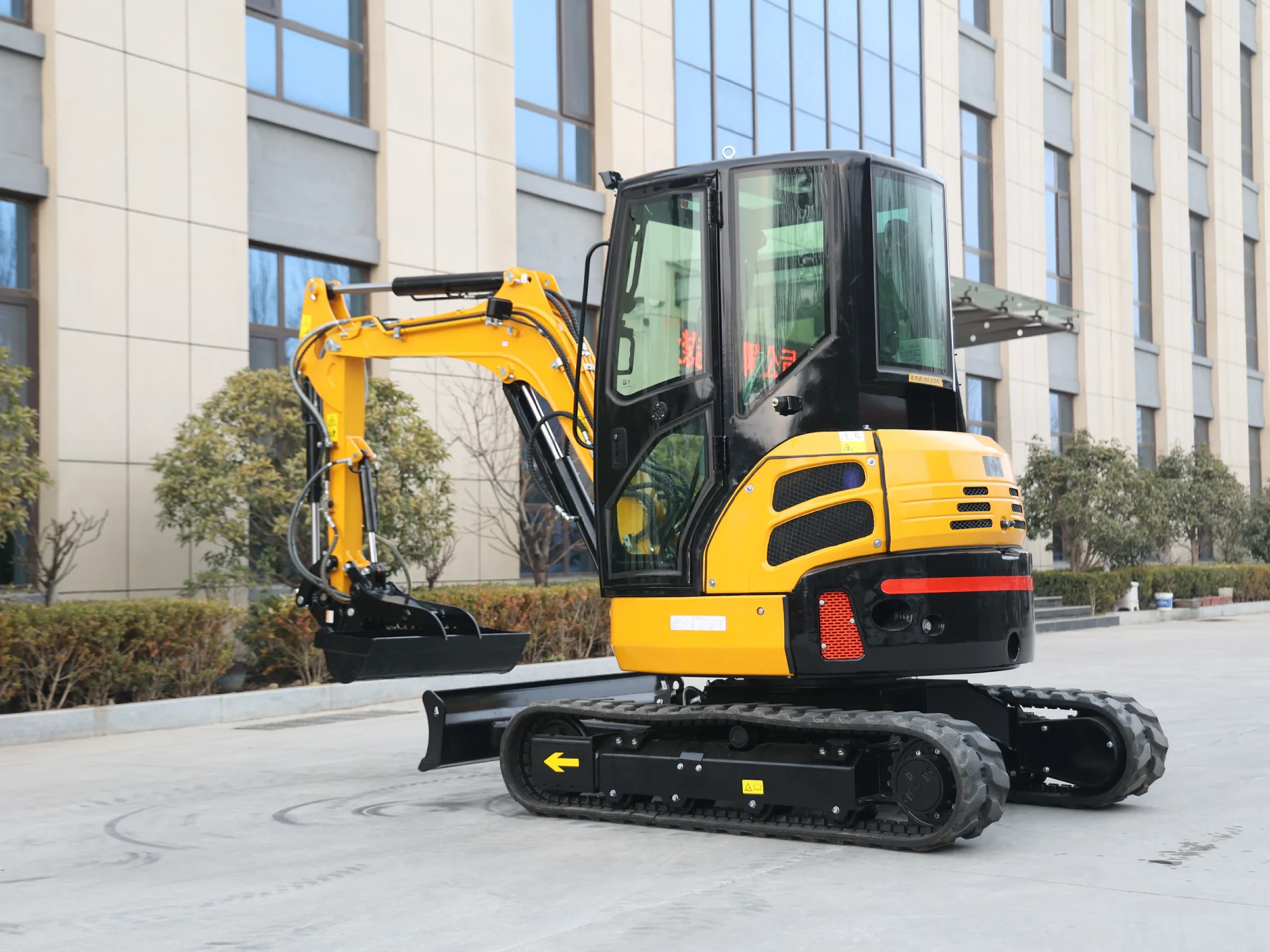 Maßgeschneiderter Haushaltsbagger Minibagger Elektrischer Minibagger zum Verkauf mit CE Multifunktions-Mikrobagger 3,5 Tonnen Diesel