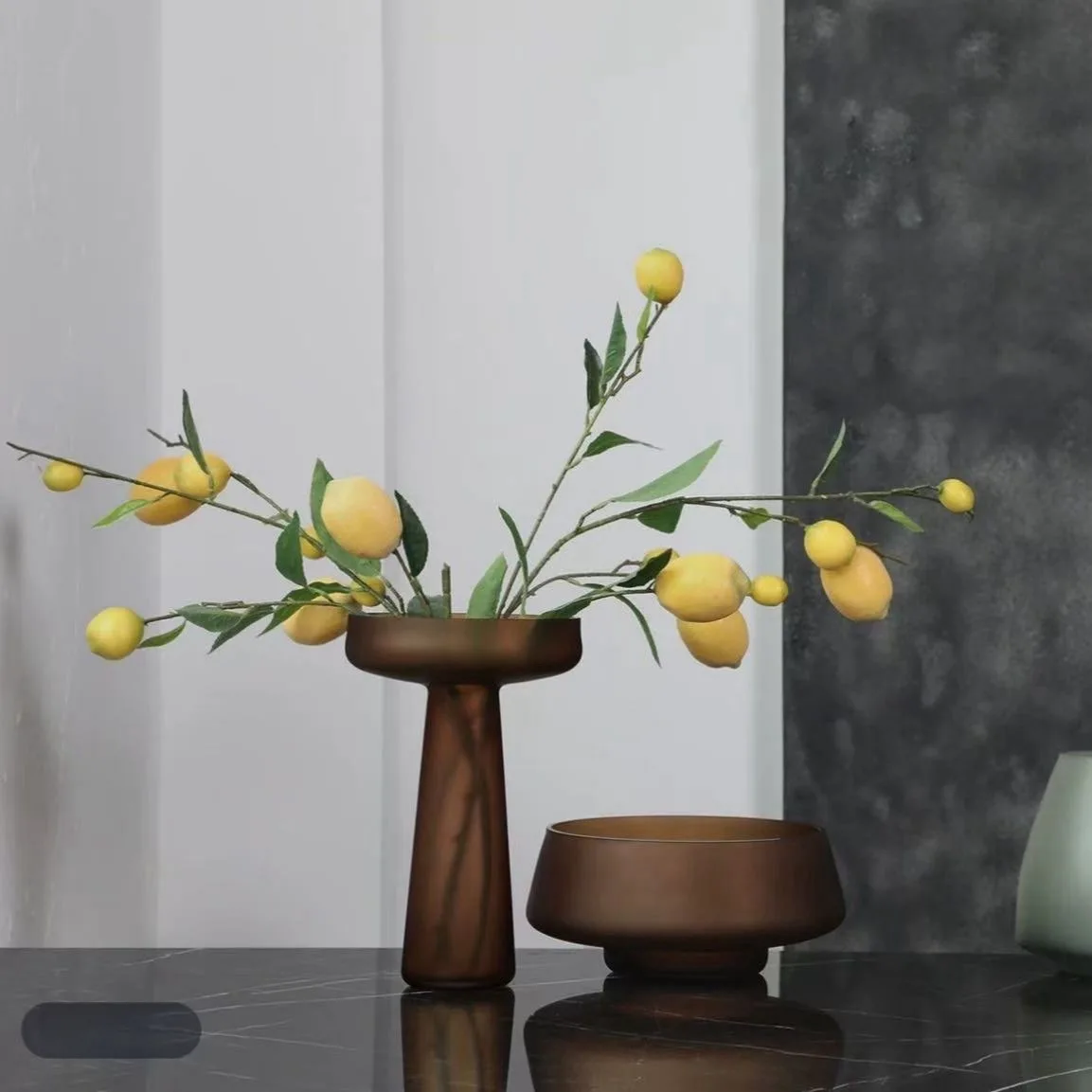 

Ваза из матового стекла, креативное украшение для рабочего стола, украшение для дома, гостиной, обеденный стол, ваза для цветов, легкая роскошная скандинавская ваза