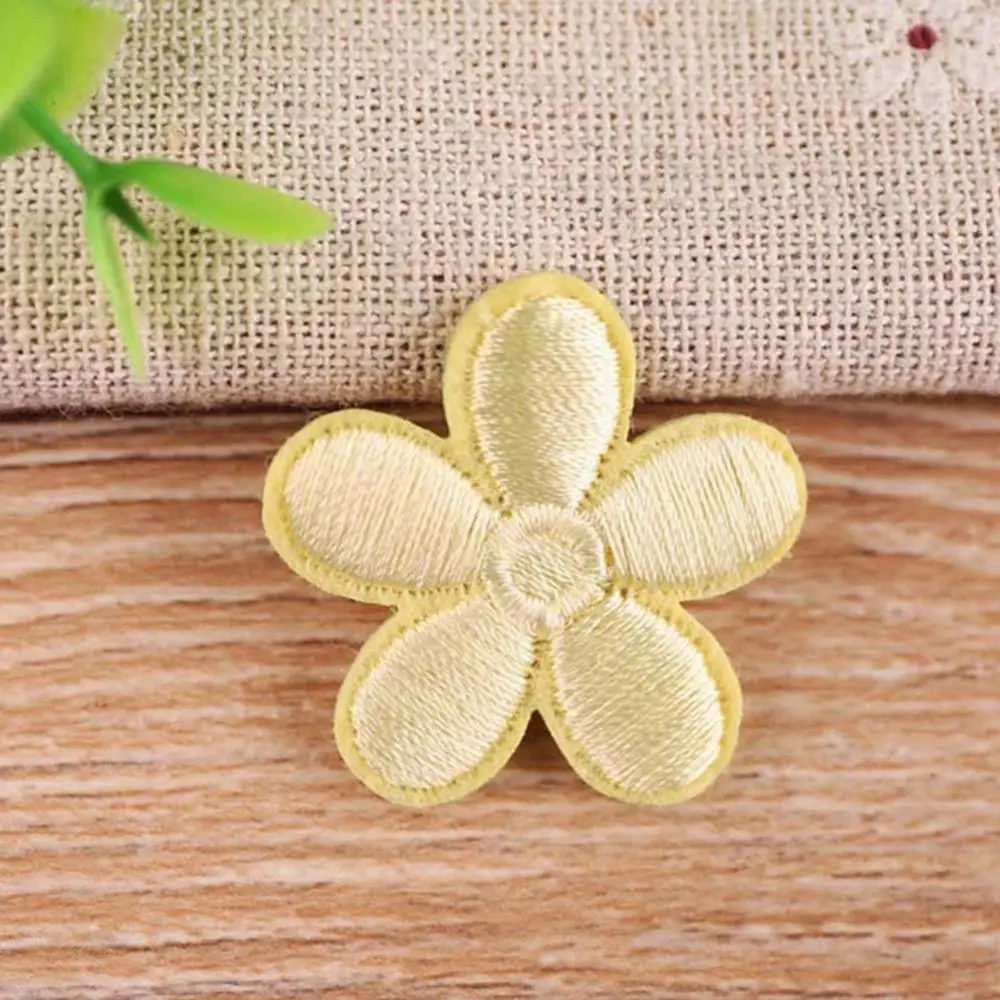 

Small Flower DIY Decals Clothing Accessories Embroidered Kids Bags Embroidery Stickers Sewing Patch Iron On Patches Applique