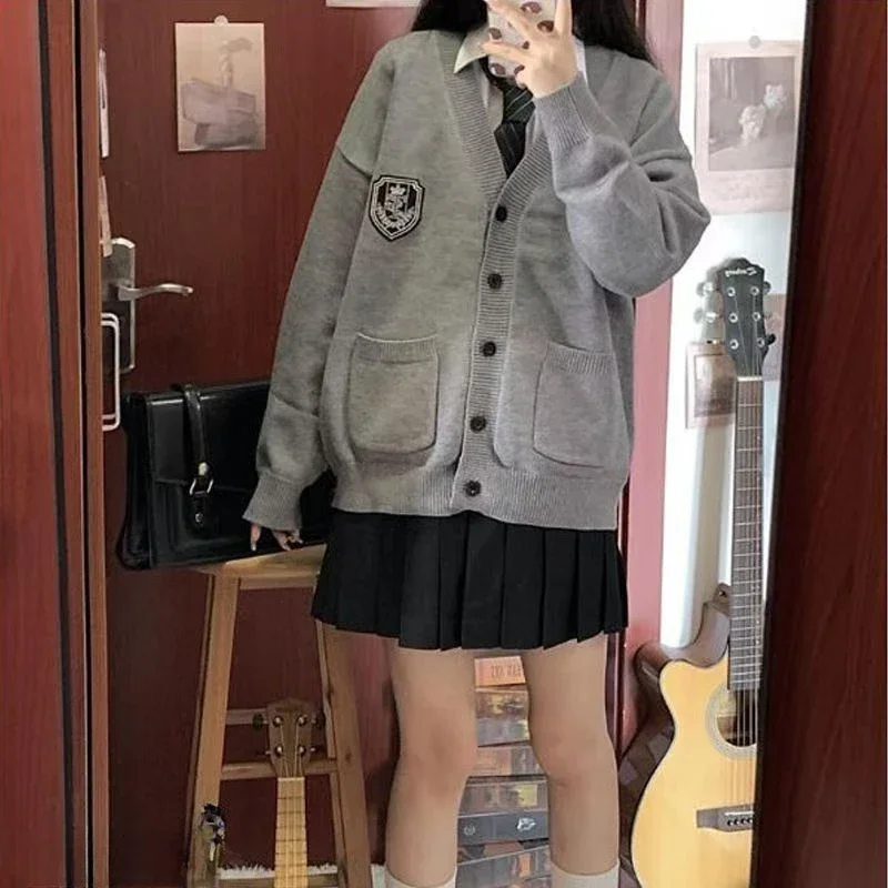 Autumn and winter casual long sleeved cardigan, popular women's cardigan jacket Fashion button V-neck gray cardigan