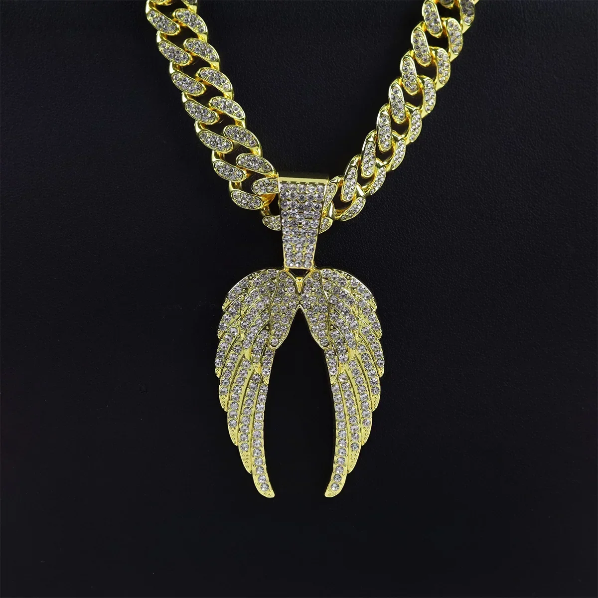 Iced Out Chain With Rhinestone Heart Wing Pendant Necklace Bling  Hip Hop Jewelry