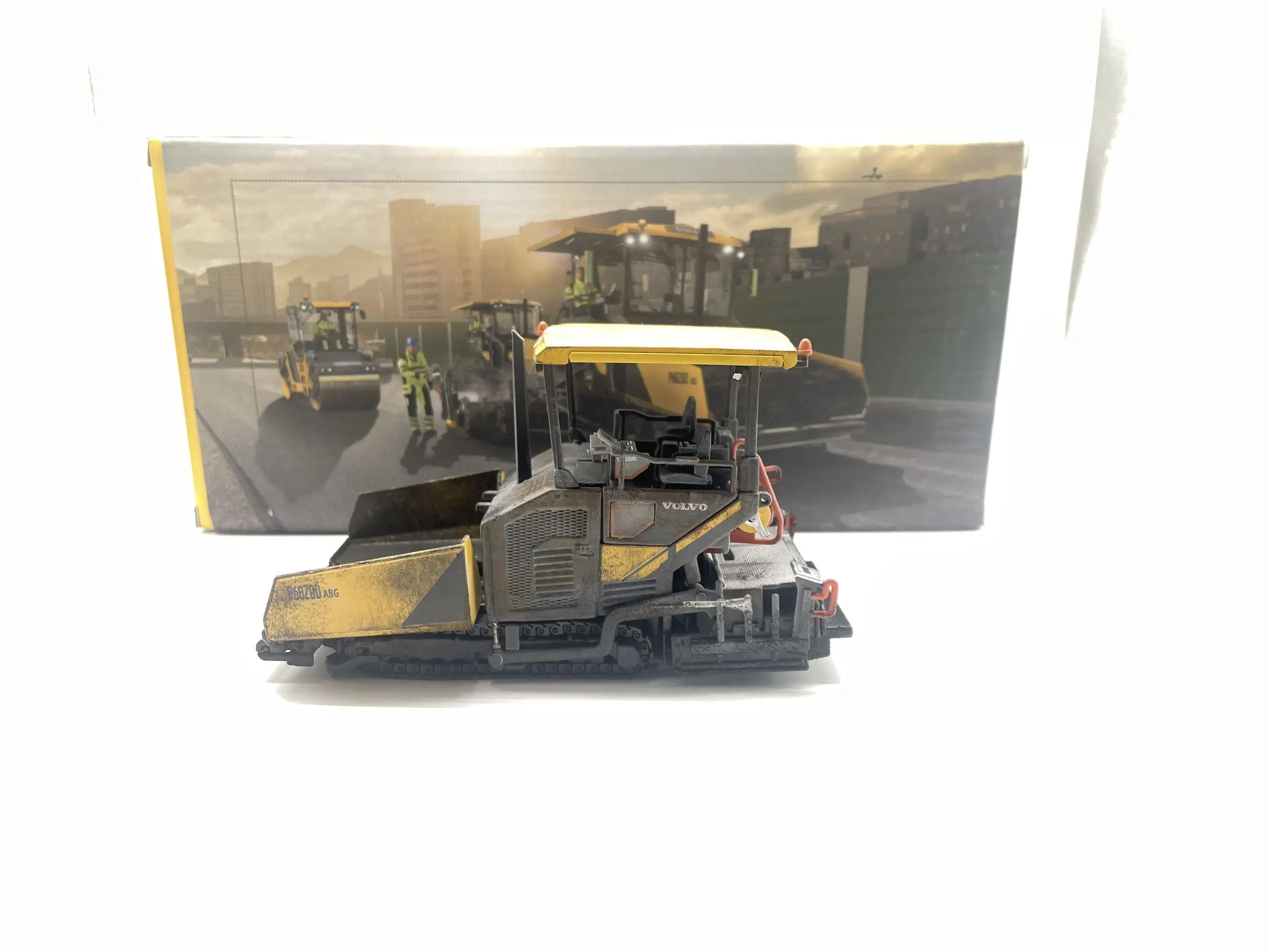 

Rare P6820D Muddy Version Paver Model Boy's Birthday Gift Mechanical Engineering Model Collection