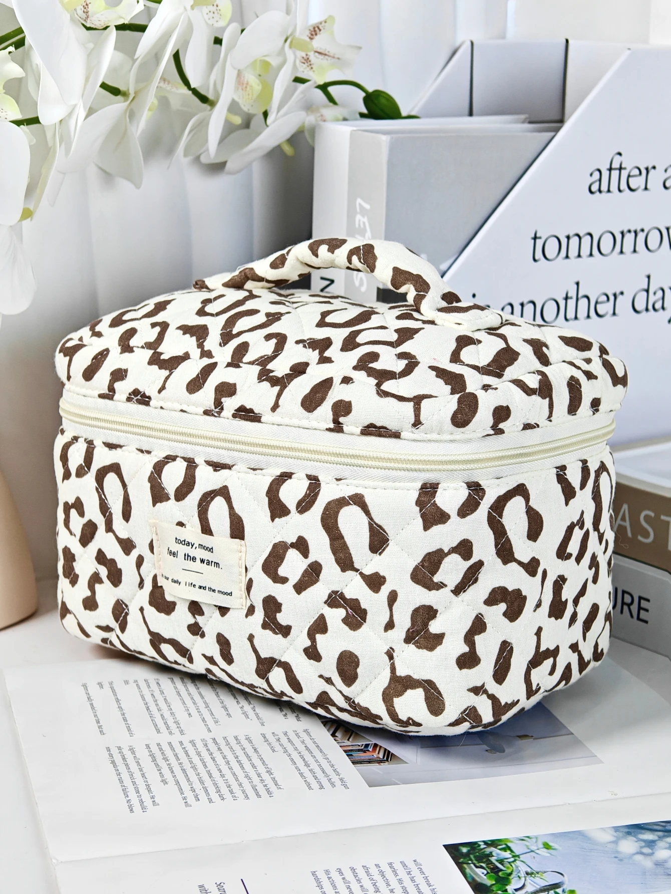 Fashionable and simple leopard print lightweight cosmetic bag set, travel foldable large capacity multi-functional
