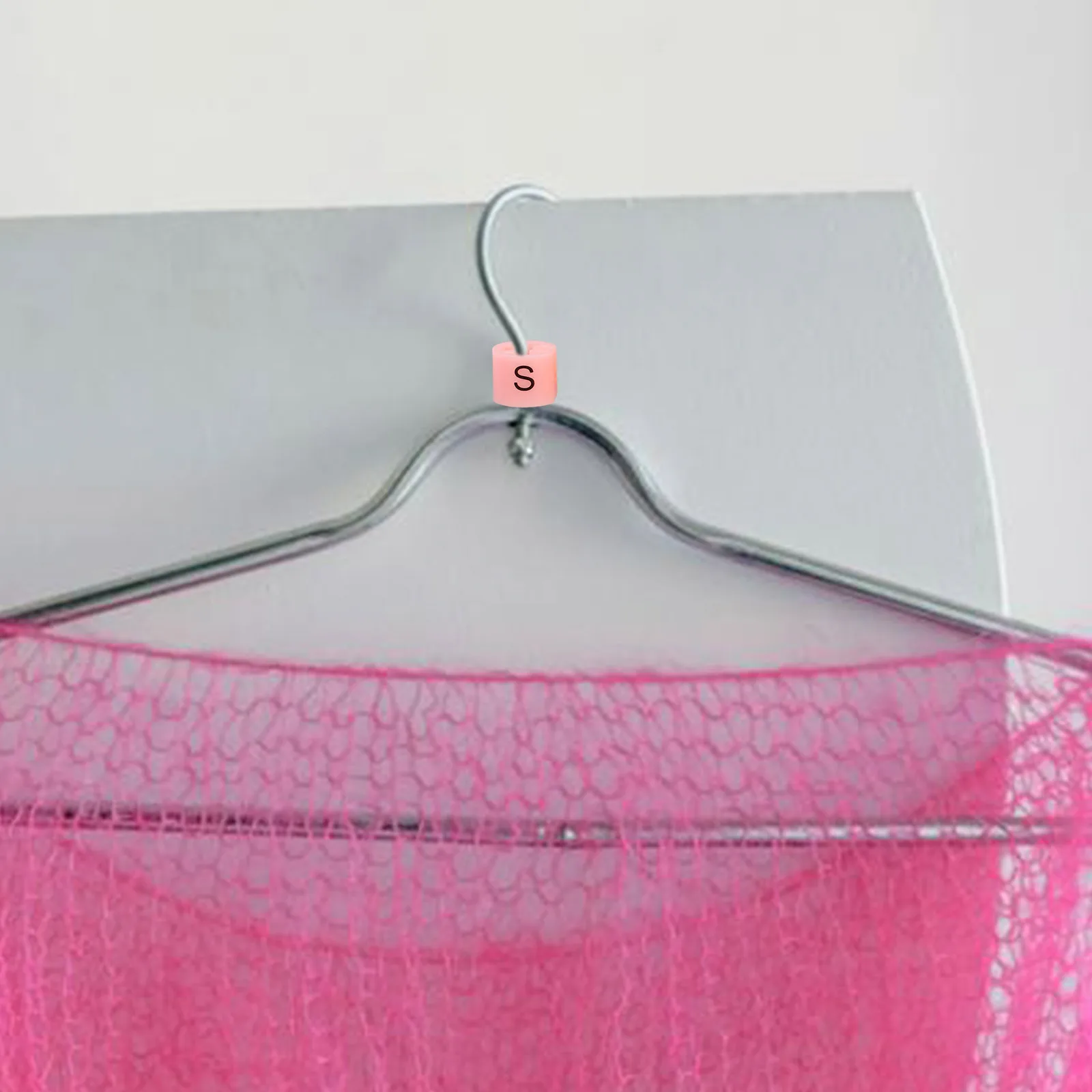 

290Pcs Hanger Size Markers Plastic Garment Tags Simple Usage Distinguish Clothes Sizes Quickly Clothes Hanger Markers
