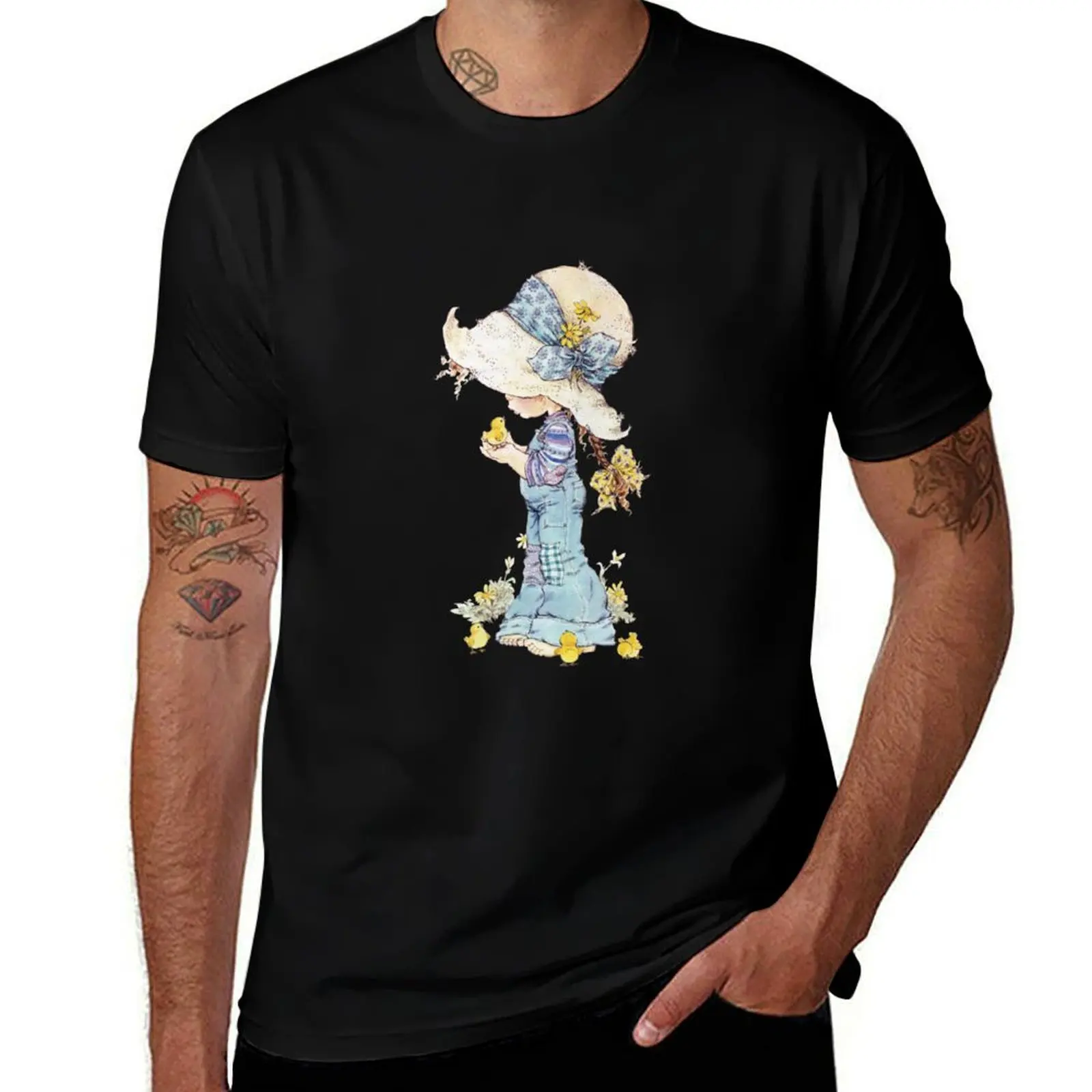 Sarah Kay con pollito-Camiseta clásica con fondo de rosa, camiseta gráfica para hombre