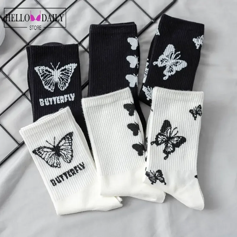 2024 Designer Socks Butterfly Medium Tube Socks Spring and Summer Thin Fashion Street Trend Black and White Stacked Socks