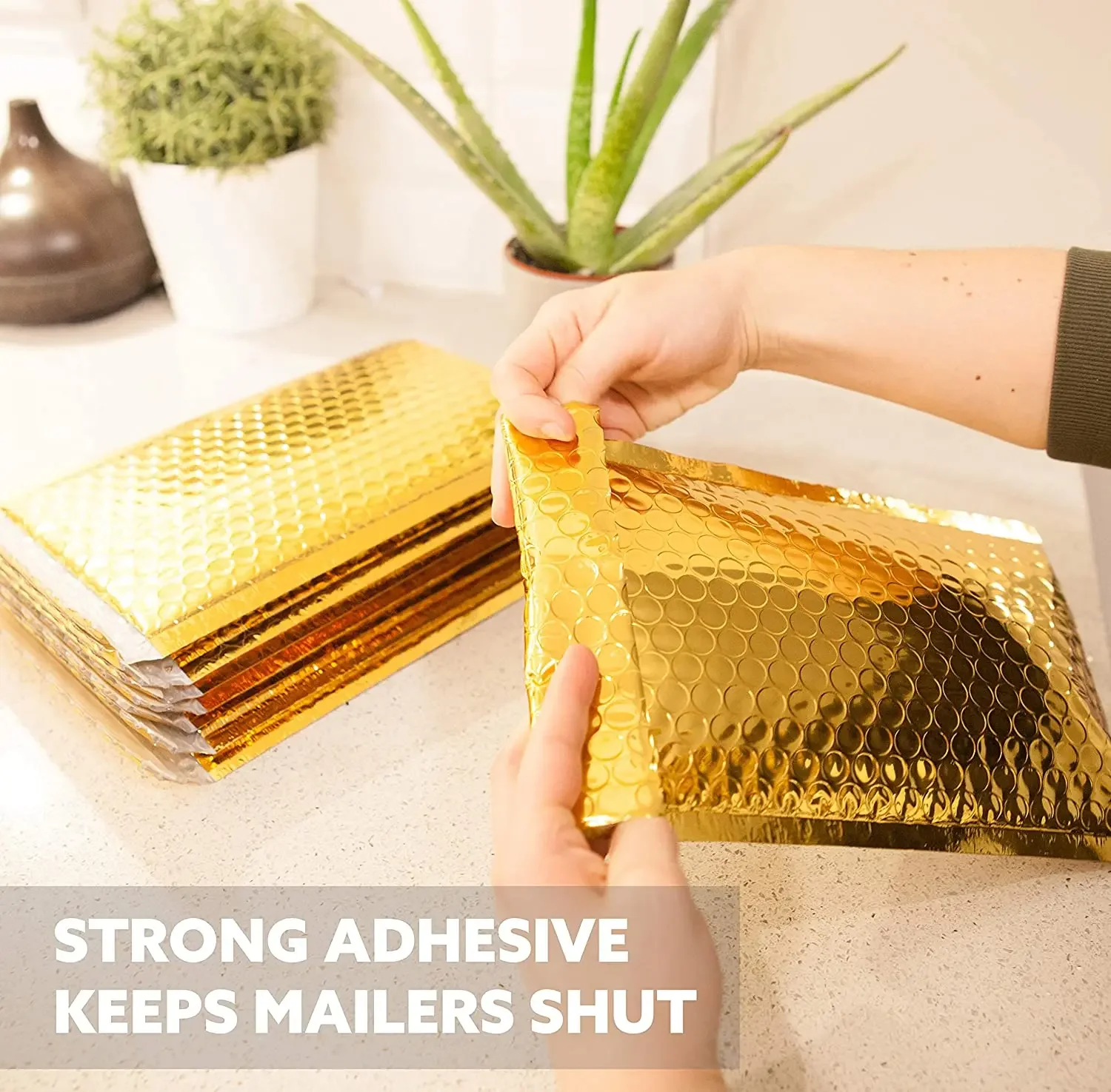 100 Pcs golden Metallic Bubble Mailers Foil Bubble Waterproof Aluminized Postal Bags Gift Packaging Padded Shipping Envelopes