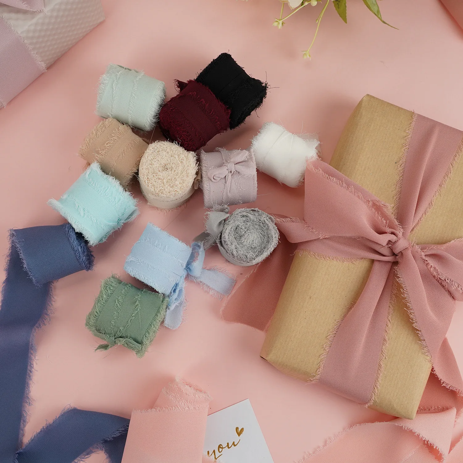 1 Rolle 5 m * 4 cm ausgefranstes Satin handgemachtes Chiffon-Seidenband für Hochzeitseinladung, Blumensträuße, Geburtstagsfeier, DIY-Dekoration, Geschenk – Detail 4