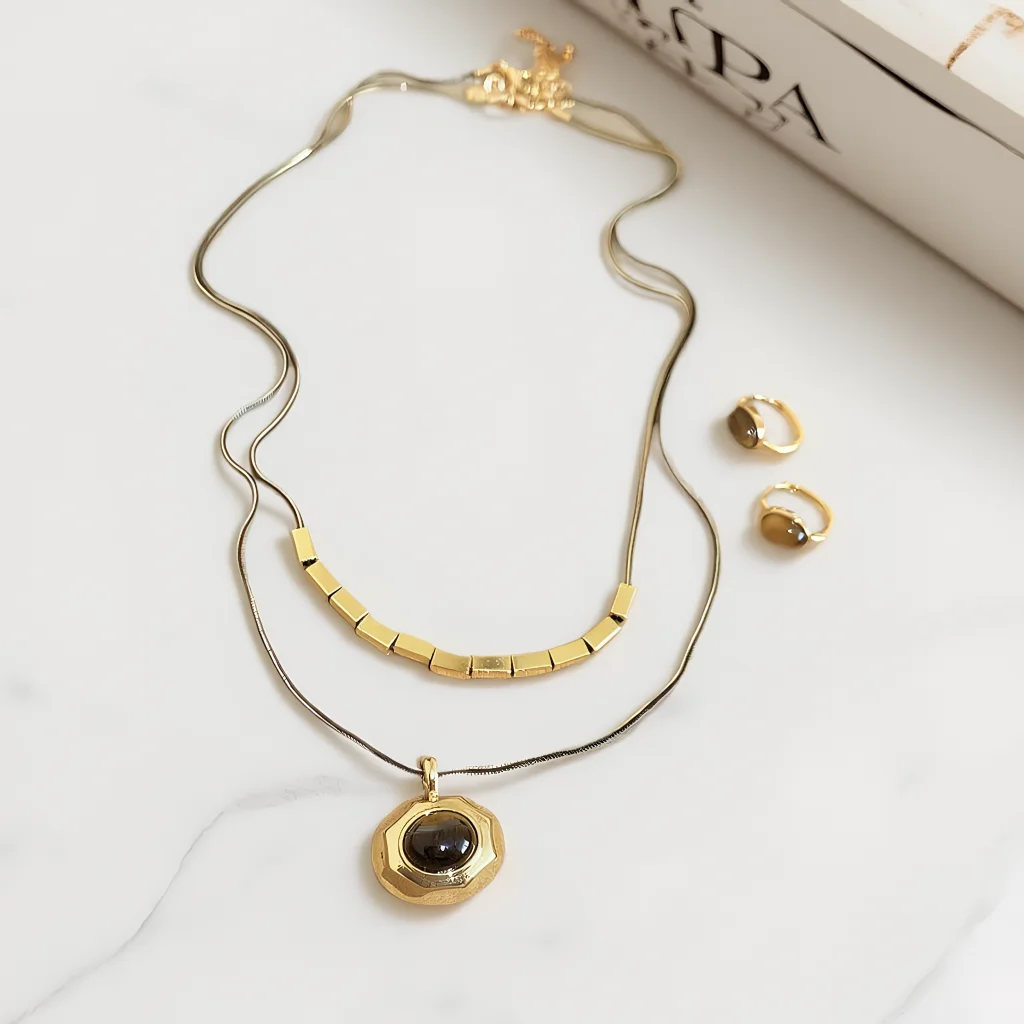 

4pcs Elegant Vintage Jewelry Set for Women Circular Water Droplets Necklace Golden Metal Choker Daily Wear Earrings Gift