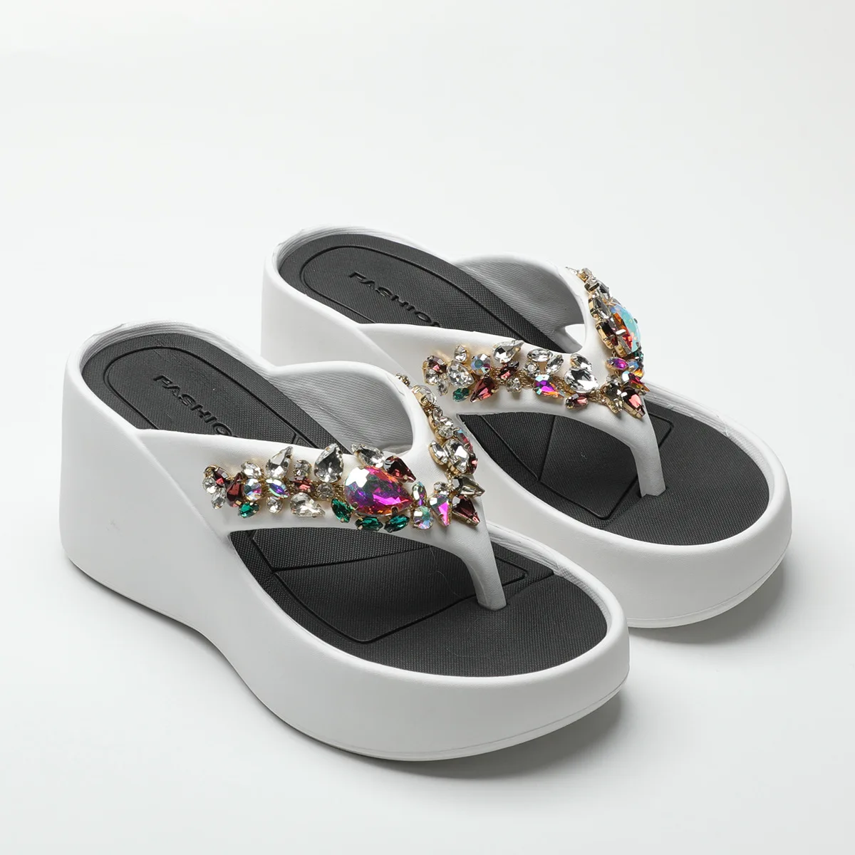 Premium sense of black clip feet slope heel rhinestone flip-flops female summer outside wear non-slip fashion beach sandals drag