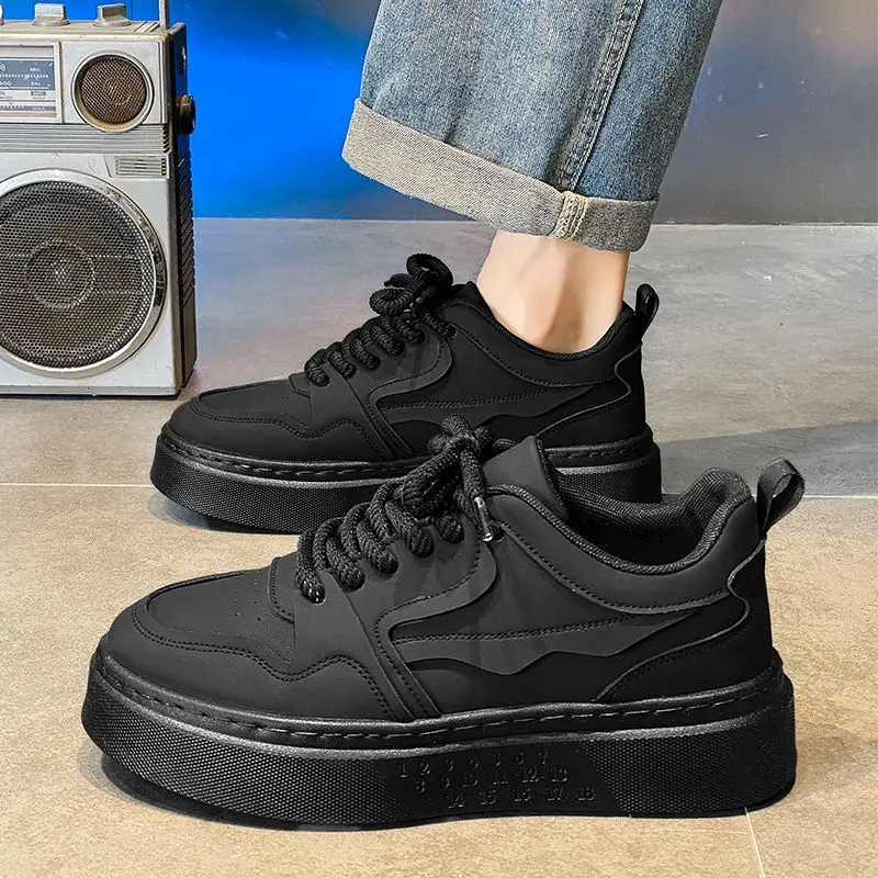 

Black Chunky Sports Man Shoe Spring Autumn Sneakers on Sale High Quality Fashion Cheap Liquidation Original Casual Shoes for Men