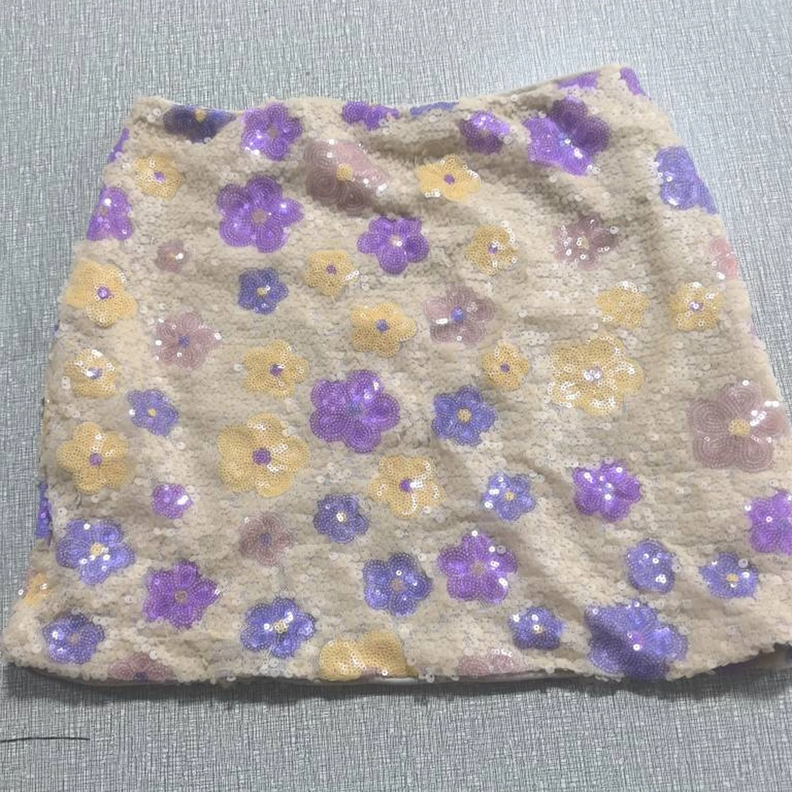 جديد عصري مرحلة الأداء بريق تنورة للنساء موضة زهرة مرونة الخصر مثير التخسيس السفر ألف خط تنورة قصيرة