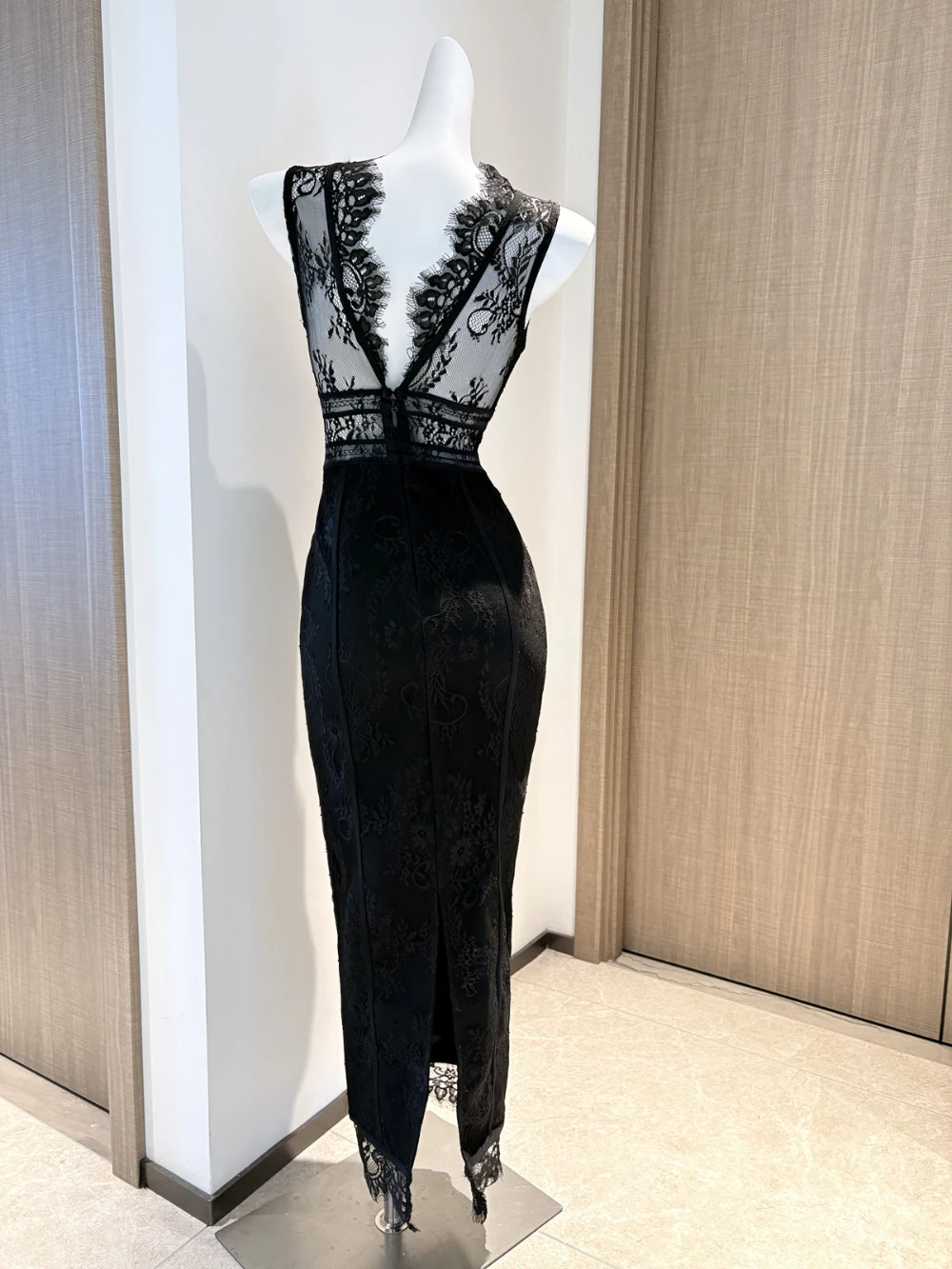 Sexy Deep V Neck Lace Cut out Long Dress Women Black Sleeveless Backless See Through Bodycon Prom Dresses Evening Party Gowns